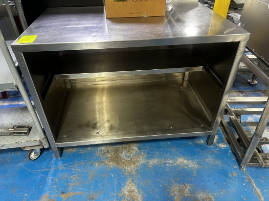 4FT STAINLESS STEEL WORK STATION WITH UNDERCOUNTER STORAGE