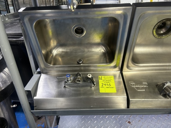 STAINLESS STEEL WALL MOUNT SINK