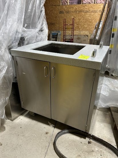 STAINLESS STEEL CABINET W/ OPEN WORKTOP