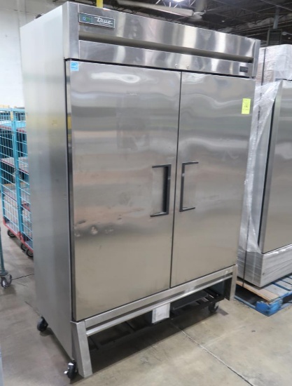 True 2-stainless door refrigerator