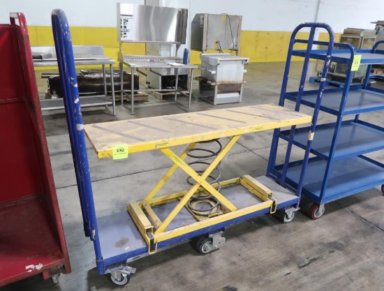 U-boat w/ manual scissor lift