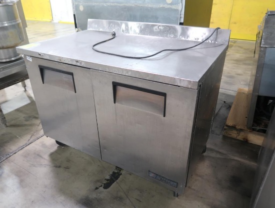True refrigerated work table w/ backsplash