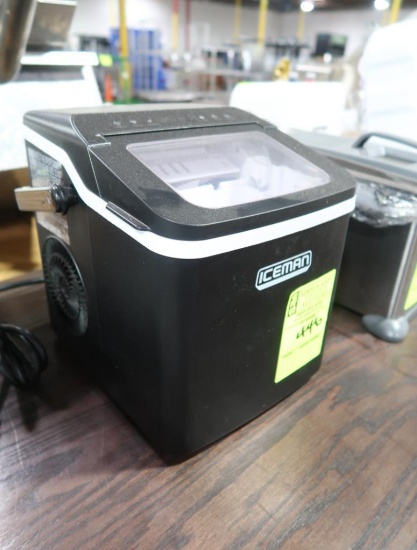 Chefman Iceman counter top ice maker