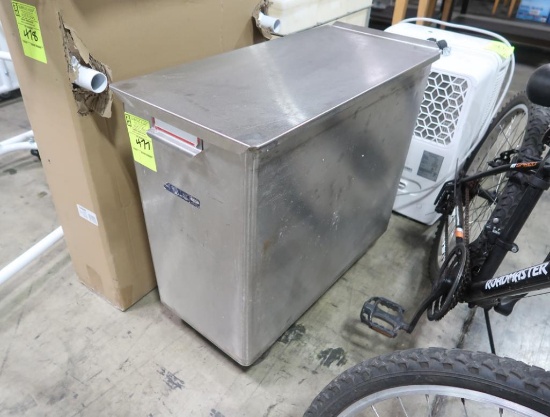 Baxter stainless ingredient bin on casters w/ lid
