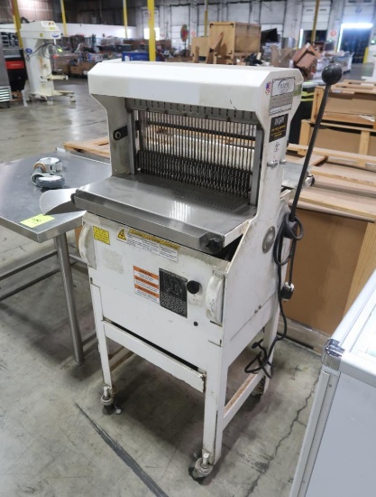 Oliver bread slicer