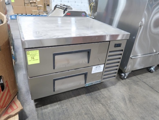 True refrigerated 2-drawers chef base