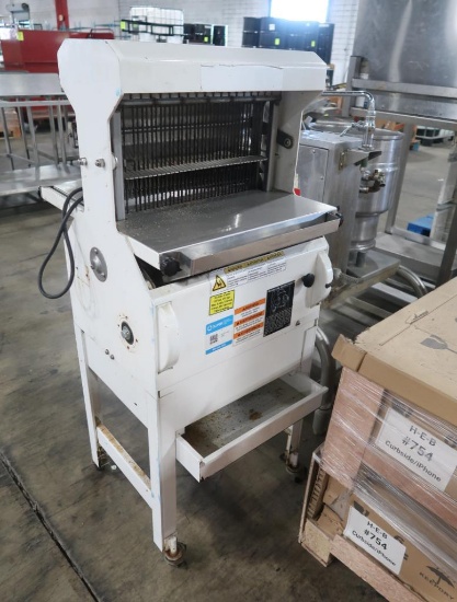 Oliver bread slicer