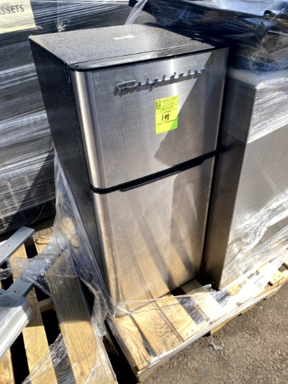 FRIGIDAIRE MINI FRIDGE