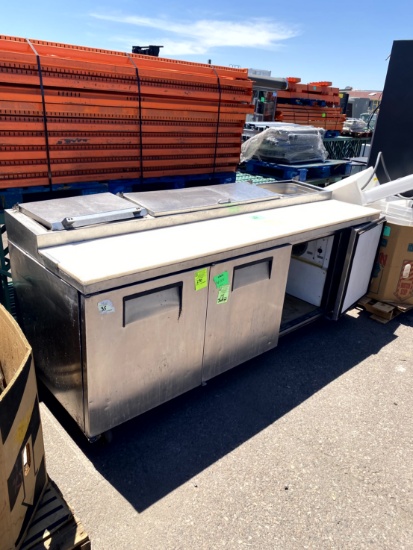 TRUE REFRIGERATED PIZZA PREP TABLE