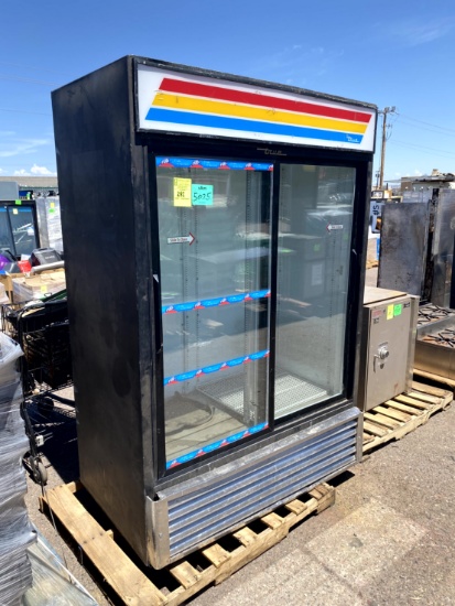 TRUE SLIDING DOOR COOLER