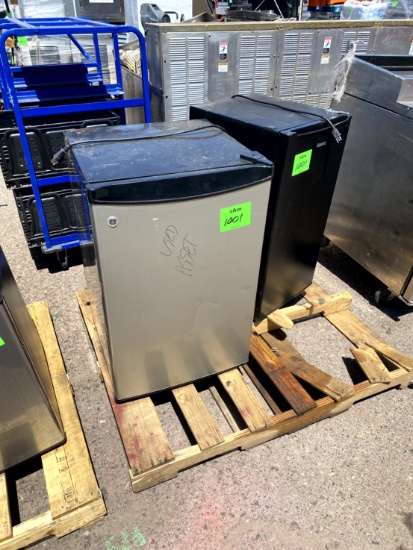 GE AND GALANZ MINI FRIDGES