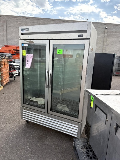 TRUE GLASS DOOR COOLER