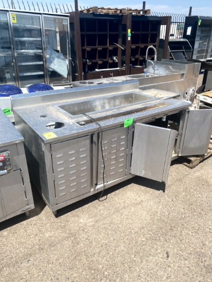 STAINLESS STEEL TABLE
