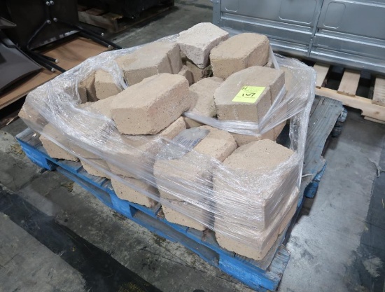 pallet of tan retaining wall blocks