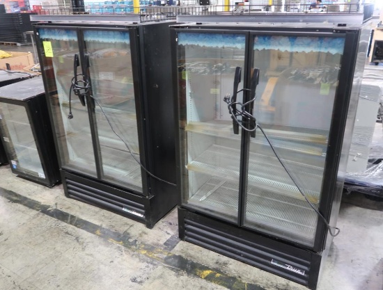 True 2-glass door merchandiser