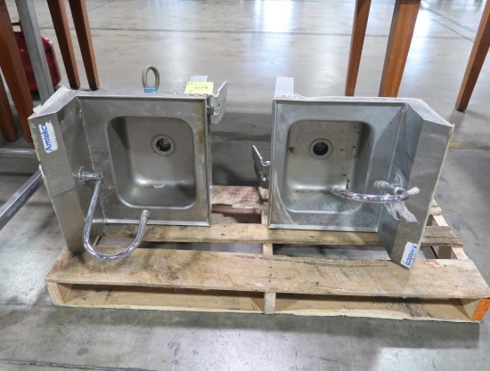 wall mounted, hands free sinks