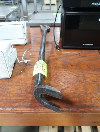 steel prybar tool