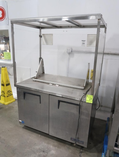 True refrigerated work station w/ sneeze guard,
