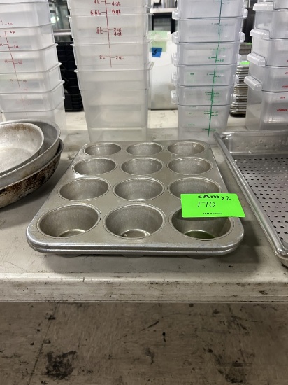 12 COUNT LARGE MUFFIN PANS