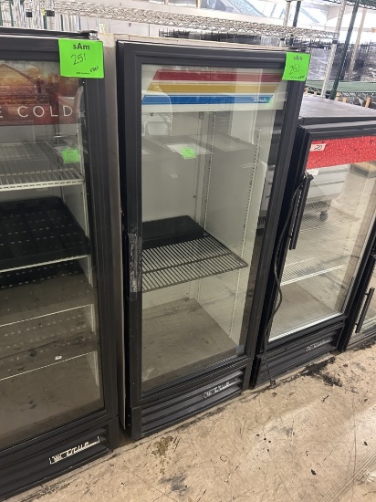 TRUE REACH IN BEVERAGE COOLER
