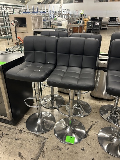 CUSHIONED BAR STOOLS WITH ADJUSTABLE HEIGHT