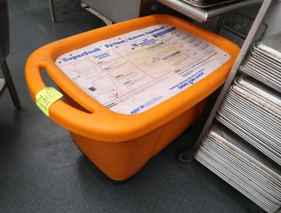 Kay Super Soak System, on casters