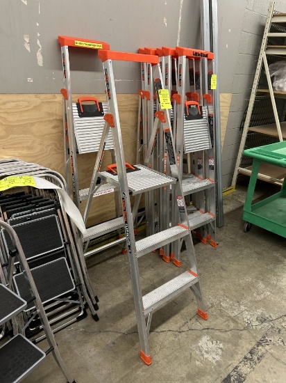 LITTLE GIANT FLIP-N-LITE STEP LADDER