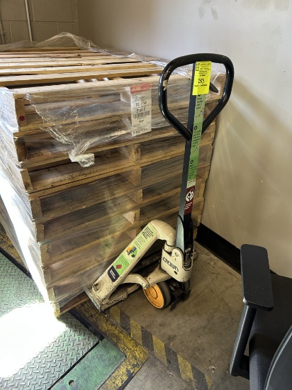 CROWN MANUAL PALLET JACK