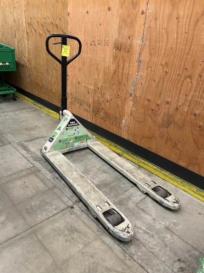CROWN MANUAL PALLET JACK