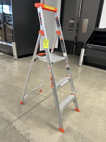 LITTLE GIANT FLIP-N-LITE STEP LADDER