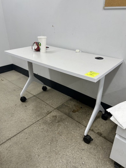 48IN X 24IN PORTABLE DESK