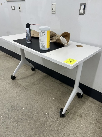 48IN X 24IN PORTABLE DESKS
