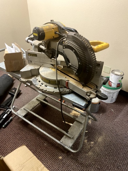 Dewalt Compound Mitre Saw With Cart