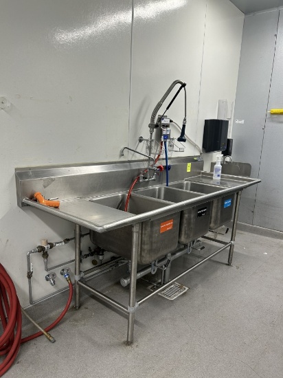 Stainless Steel 3 Compartment Sink W/ Sprayer