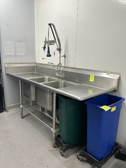 Stainless Steel 2 Compartment Sink W/ Sprayer