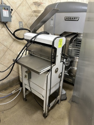 Oliver 777 Bread Slicer