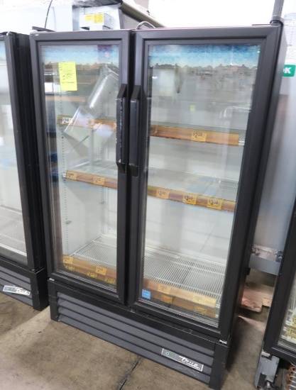 True 2-glass door merchandiser