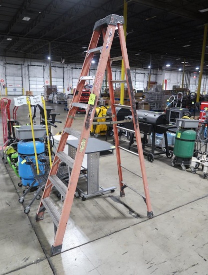 fiberglass step ladder