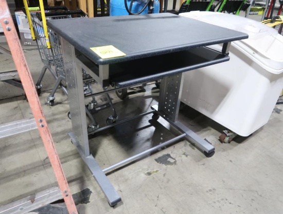 portable desk w/ pull out keyboard drawer
