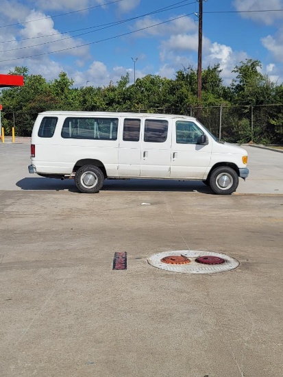 2006 Ford E-350 van