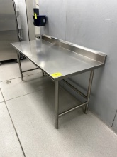 STAINLESS STEEL TABLE
