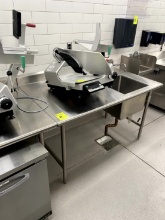 STAINLESS STEEL TABLE