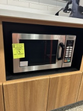 2017 PANASONIC COMMERCIAL MICROWAVE