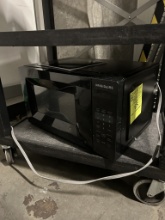 FRIGIDAIRE HOUSEHOLD MICROWAVE