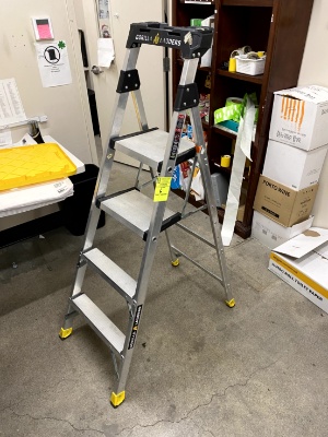 Gorilla Ladders 4 Step Ladder