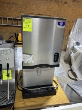 MANITOWOC SELF CONTAINED COUNTERTOP NUGGET ICE MACHINE