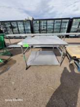 4X4 FT STAINLESS STEEL TABLE