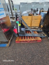 RAYMOND ELECTRIC PALLET JACK