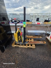 YALE ELECTRIC PALLET JACK