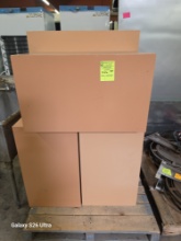 PALLET OF WOODEN PEDESTALS